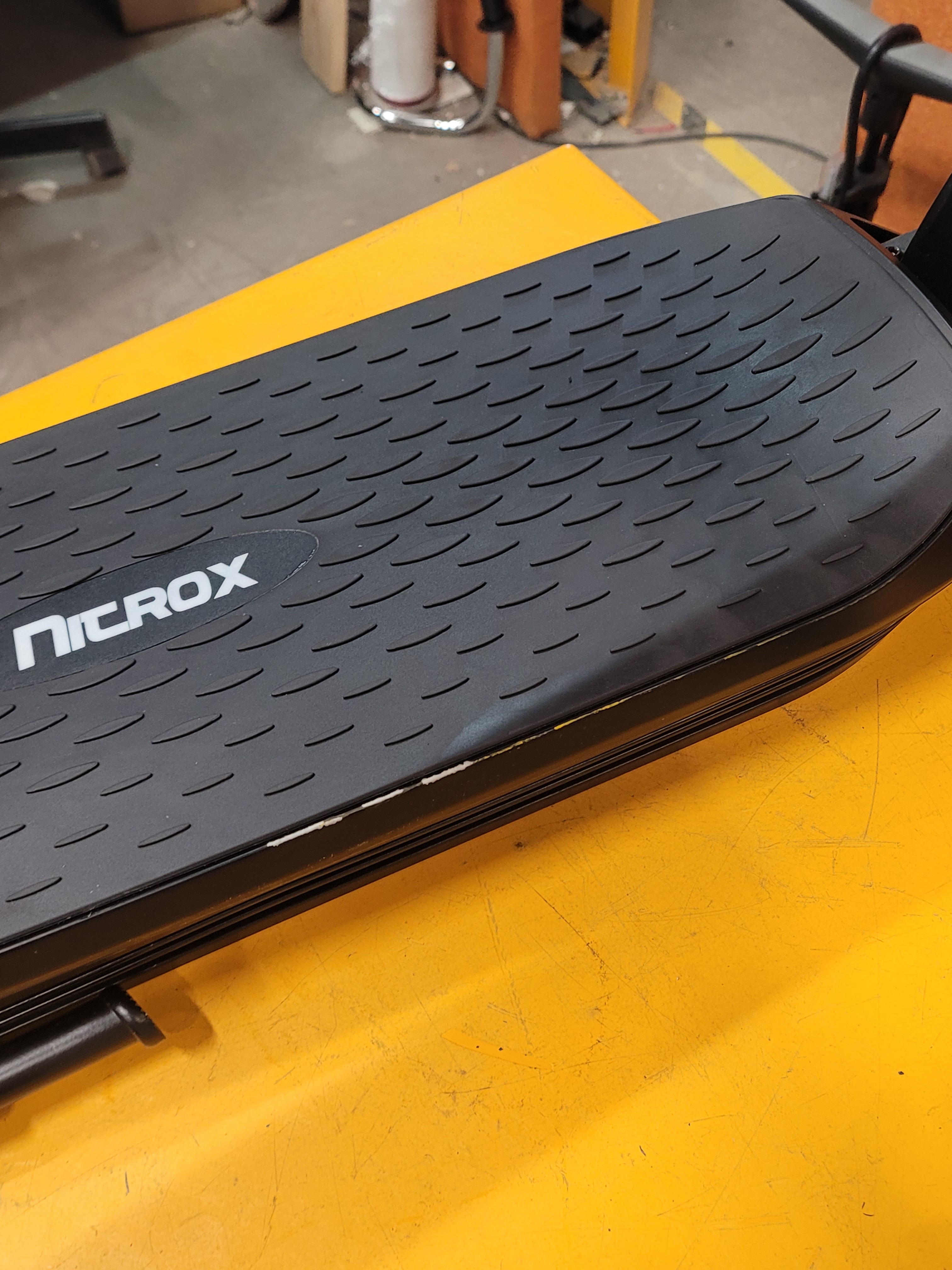 FYNDEX - Elscooter  Nitrox  H20 -  Svart
