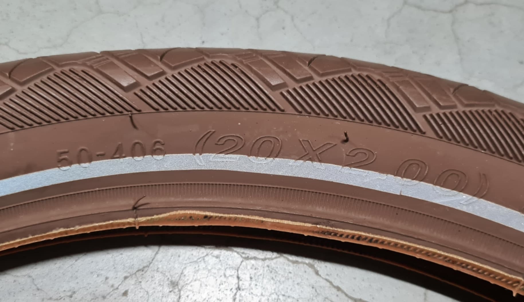 Däck 50-406 - 20x2.00 (brun)